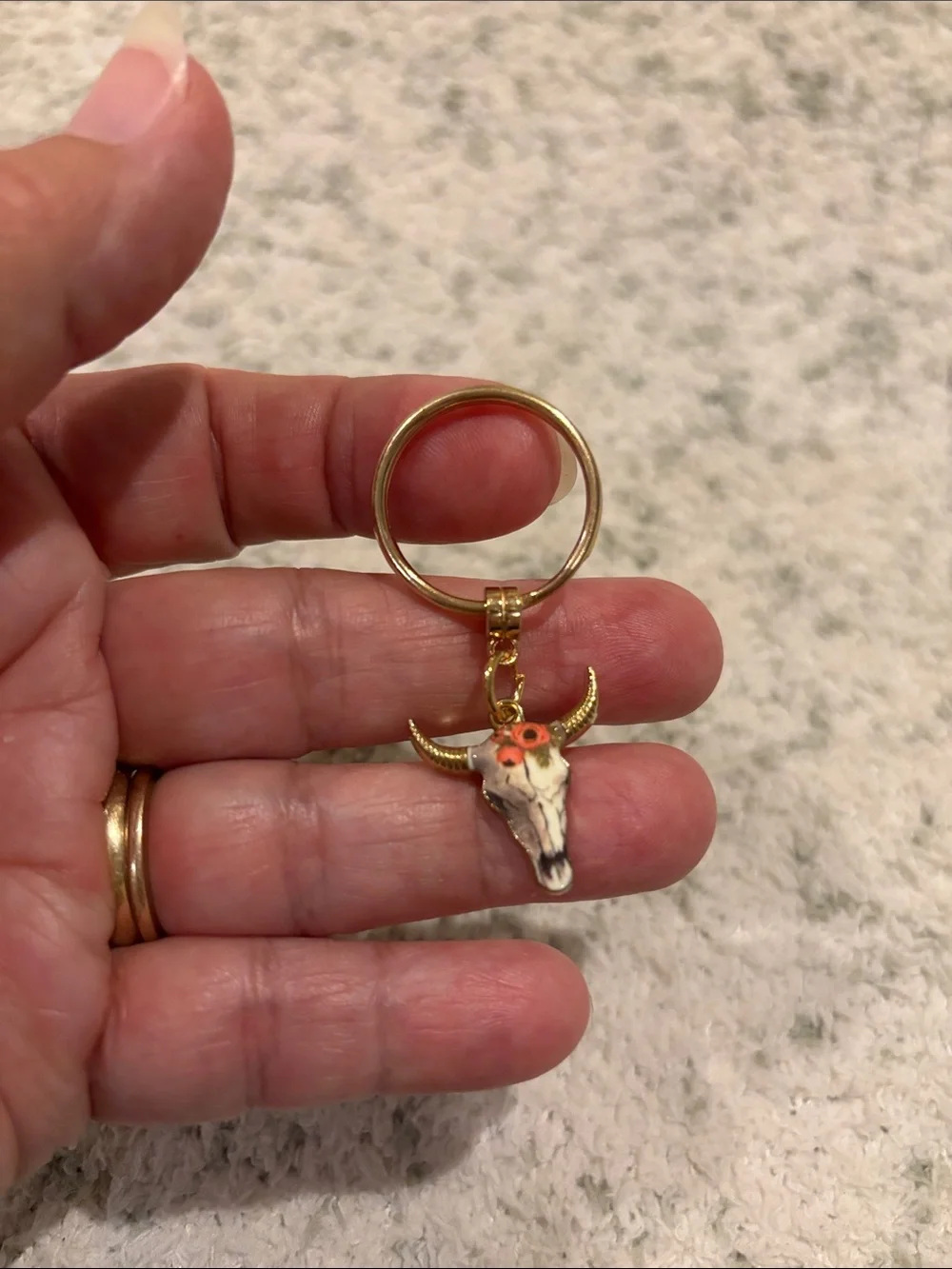 Gold-Tone Western Cattle Skull Bull Keychain with Floral Accent NWT 2”